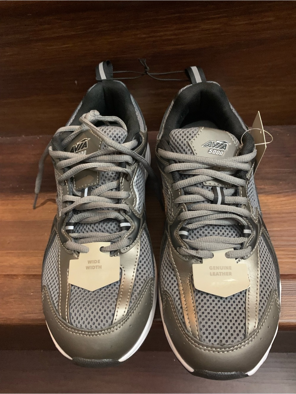 New Avia Men's Gray Mesh & Leather Walking Shoes. Size 9W